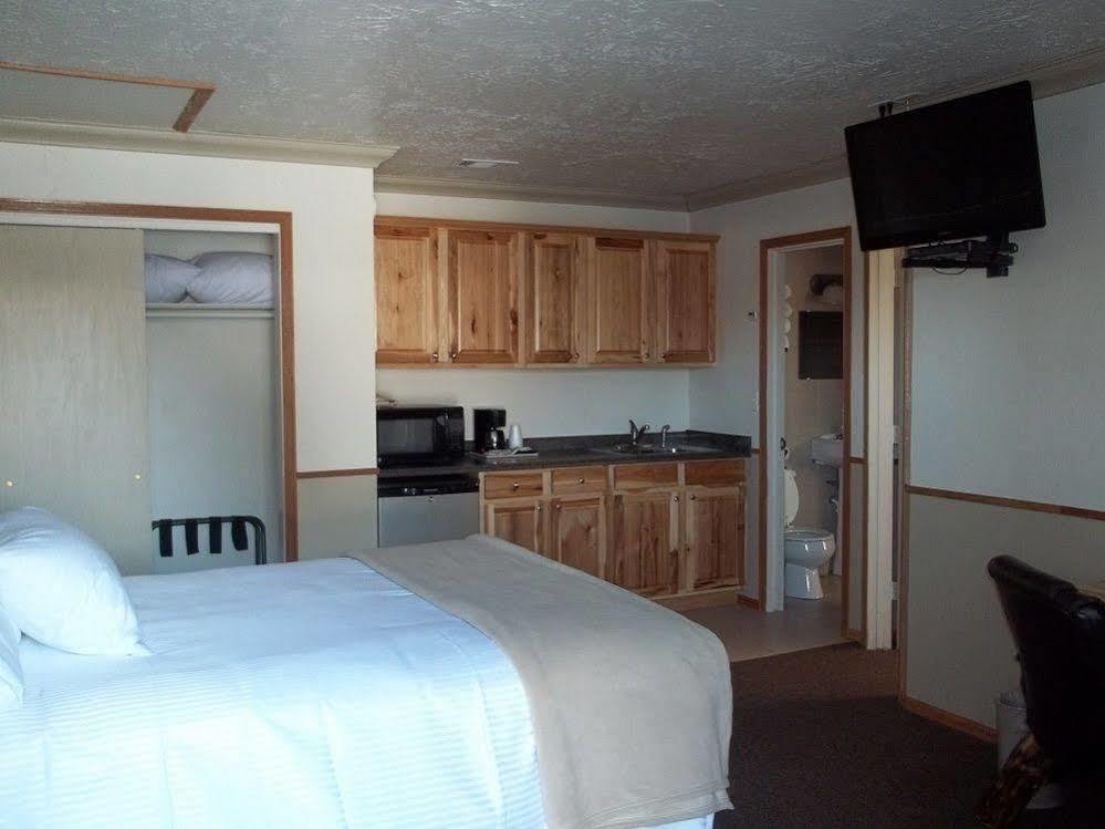 Sundance Motel Pinedale Exterior photo